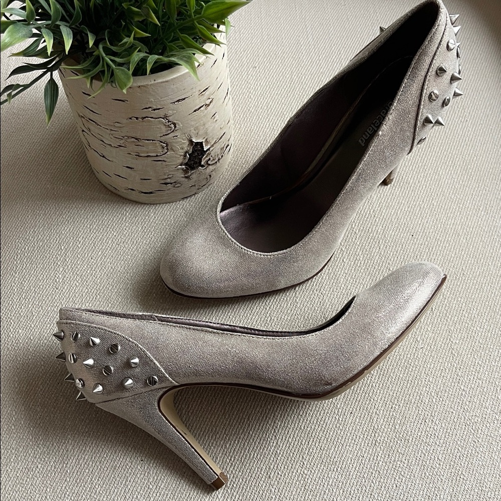 GRACELAND HEELS